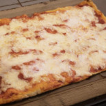 MinÚ Pizza Al Corte food