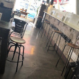 202 Hamburguer Delicious Dentro