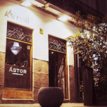 Ástor Gastro-place outside