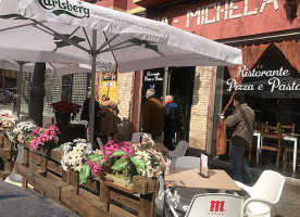 Pizzeria Michela outside