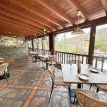 Terrace-cafe Peg Los Telares Dentro