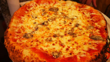 Pizzeria Rústica Napolitana Horno De Leña food
