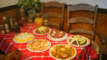 Taberna Casa Salinas food