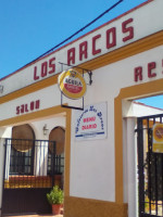 Cafeteria Los Arcos outside