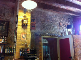 La Taverna Del Cargol inside