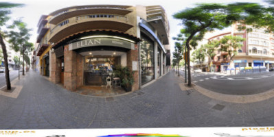 Elian Cafe outside