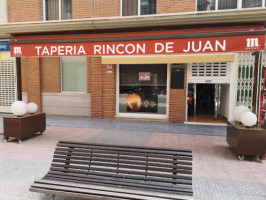 El Rincon De Juan outside