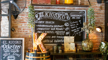 El Kiosko Barcelona inside