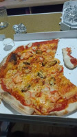 La Buona Pizza food