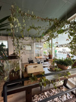 Alma Verde Cafe inside