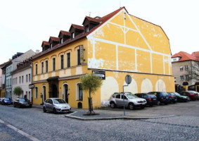 U Dvou Medvídků outside