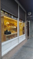 Panaderia Alvaro inside