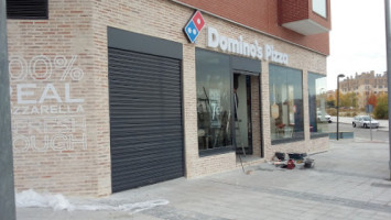 Domino's Pizza Angel Saavedra outside