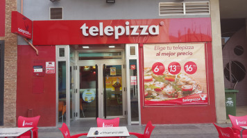 Caravaca Telepizza food
