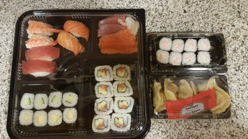 Sushi Shop 518 food