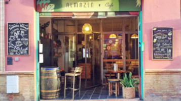 Almazen Cafe Sevilla inside