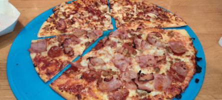 Domino's Pizza Mirlo food