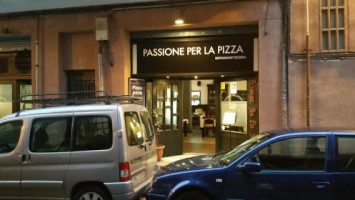 Passione Per La Pizza outside