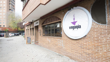 Vegania Veggie Carabanchel outside