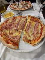 Pizzeria Sanremo food