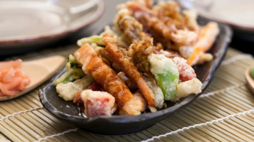 Moss Sushi-palamos food