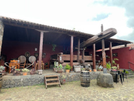 Casa Del Vino La Baranda inside