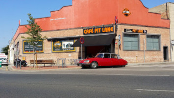 Cafe Pit Lane outside