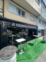 A Taberna Da Feira inside