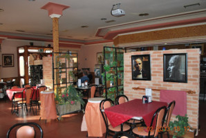 Bar Restaurante Chopo inside