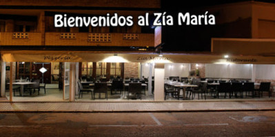 Zia Maria inside