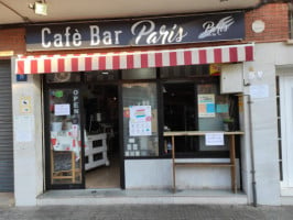 Cafe Paris outside