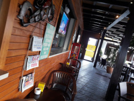 Cafe Pub Antipoda inside