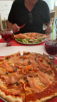 Pizzeria Amichi food