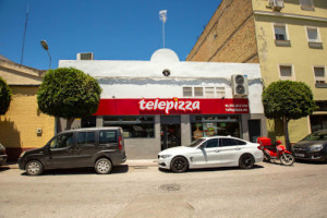 Telepizza Torres Quevedo outside