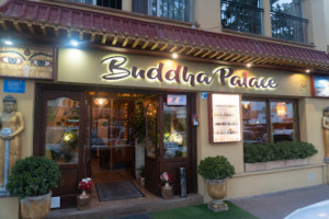 Buddha Palace inside