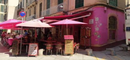 Cafe Coto outside
