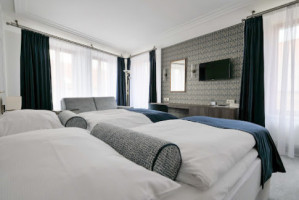 Zlatá Hvězda Dentro