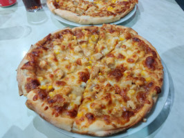 Pica Pizza food
