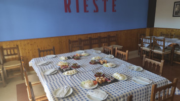 El Trieste food