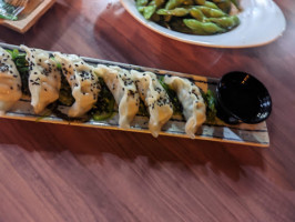 Mikosaka Sushi inside