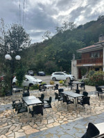 Bar Restaurante El Bosque inside