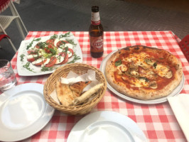 Tratoria-pizzeria Los Napolitanos food