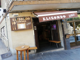 Taberna Elizondo inside