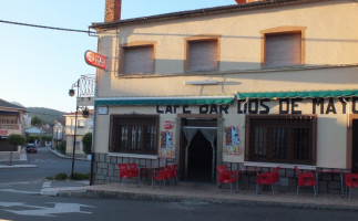 Café Dos De Mayo outside