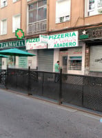 Pizzeria Luigi food