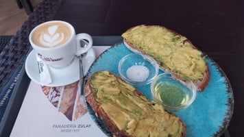Panaderia-pasteleria Zulay food