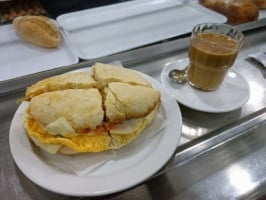 Cafeteria Castilla food