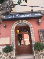 Las Moreras outside