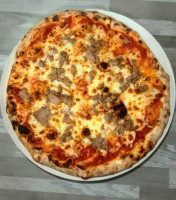 Maremonti Pizzeria food
