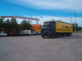 Los Camioneros outside